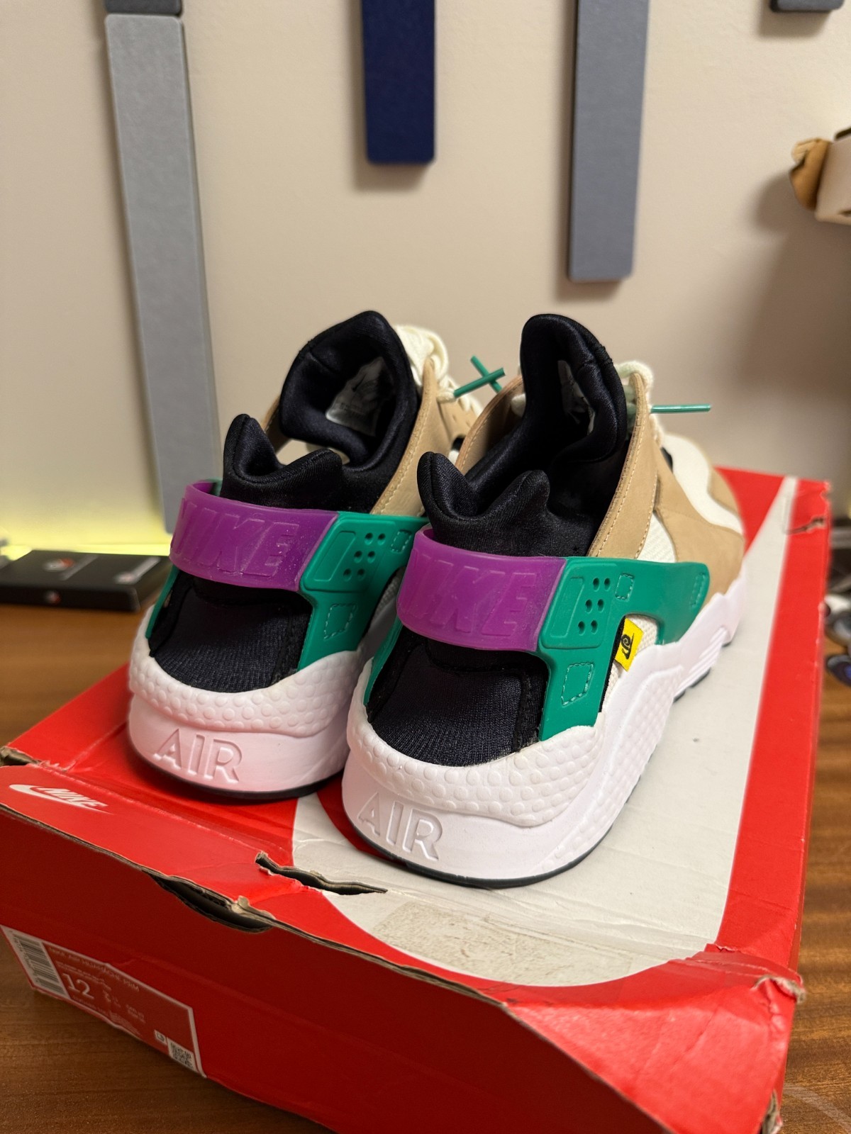 Nike Air Huarache PRM Moving Co Mens Size 12